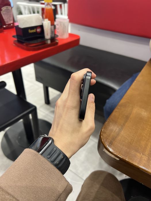 Iphone 15ozi 128gb sim kartali ideal