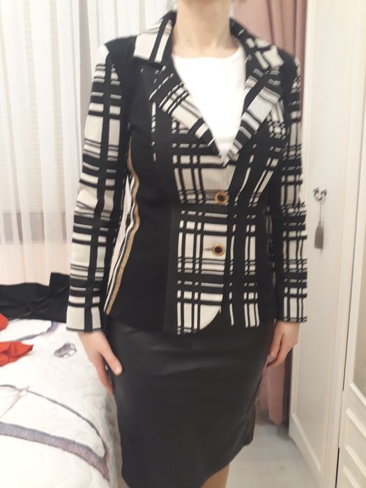 Елегантно сако на луци