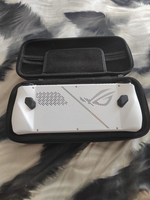Asus ROG Ally Z1 Extreme 74Wh