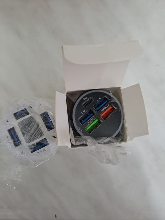 Voltmetru cu mai multe porturi