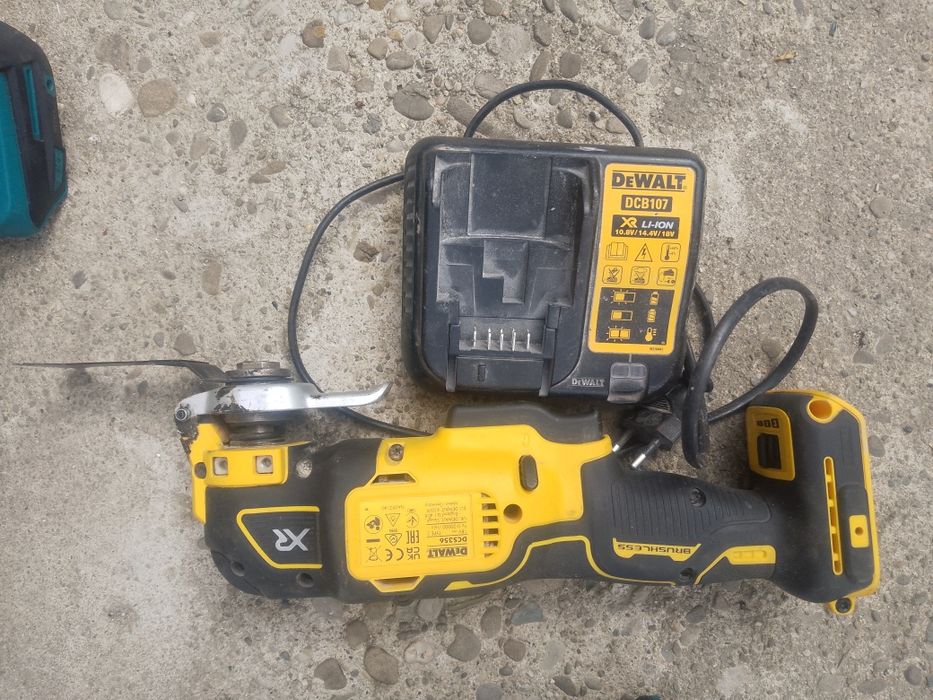 Vând scule Makita și Dewalt preț250ron