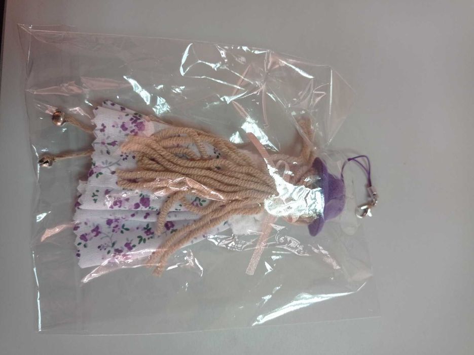 Ръчно изработена кукла