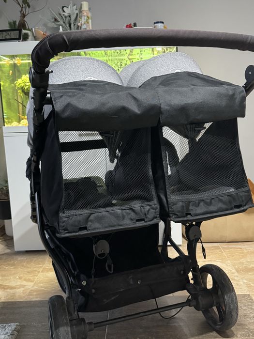 Детската количка за близнаци Easy Twin 3