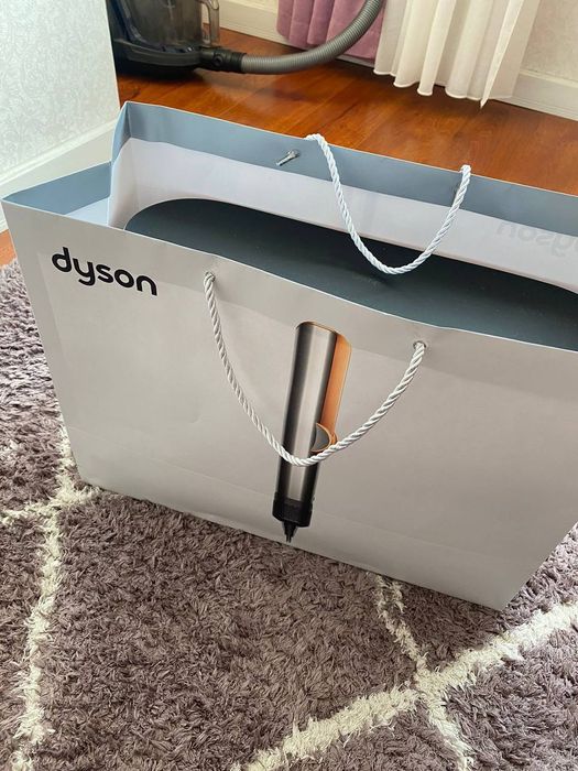 Dyson Airstrait Фен