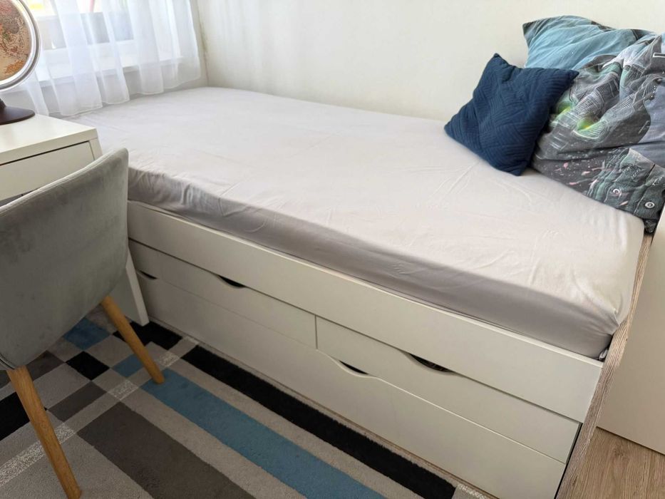 Детско легло тип"сандвич" за 2 бр.матрак 90/200,продава се с матрака.