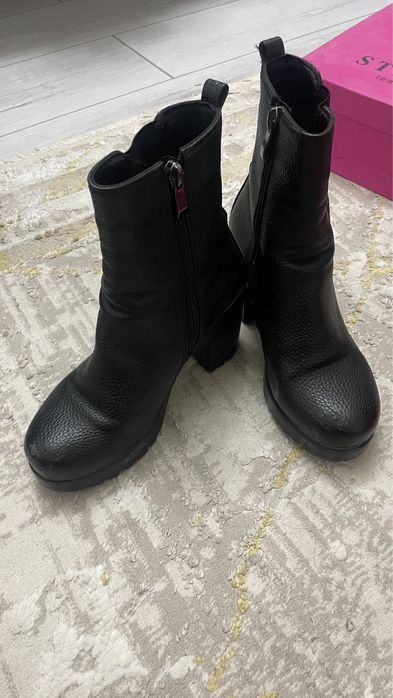 Продаю женскую обувь