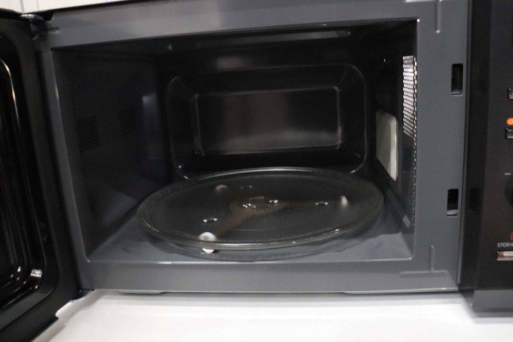 Микровълнова фурна Toshiba MW3-AM25PFI 25L 900W,инвертор, размразяване