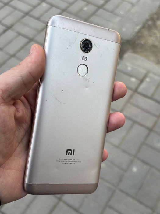 Redmi 5 plus 32 GB srochna sotladi