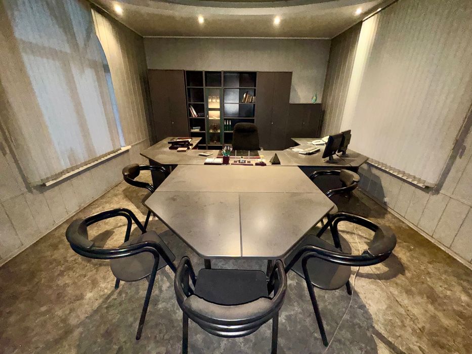 Большой стол в кабинет руководителя