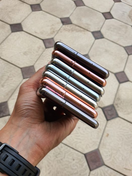 Samsung Galaxy S10 Plus DUOS. OzU 8/128 GB joyi. Garantya beriladi.