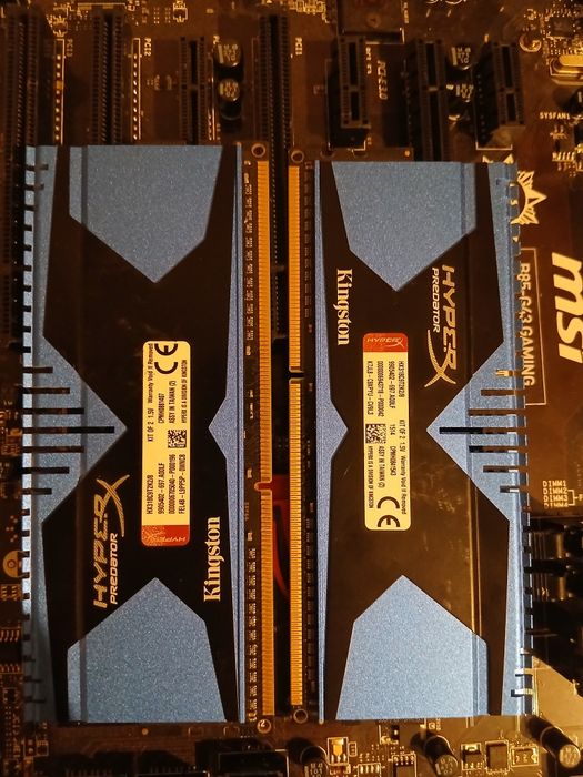 Дъно B85 G43 gaming с процесор i7 4790k и рам 8гб  и видео карта