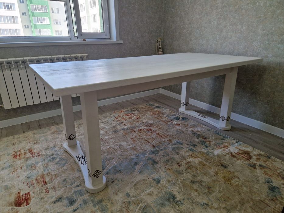 Стол по 100 тысяч