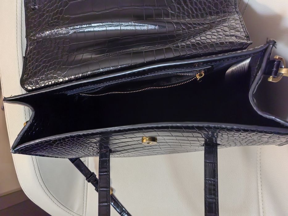 Дамска чанта, която не е ползвана