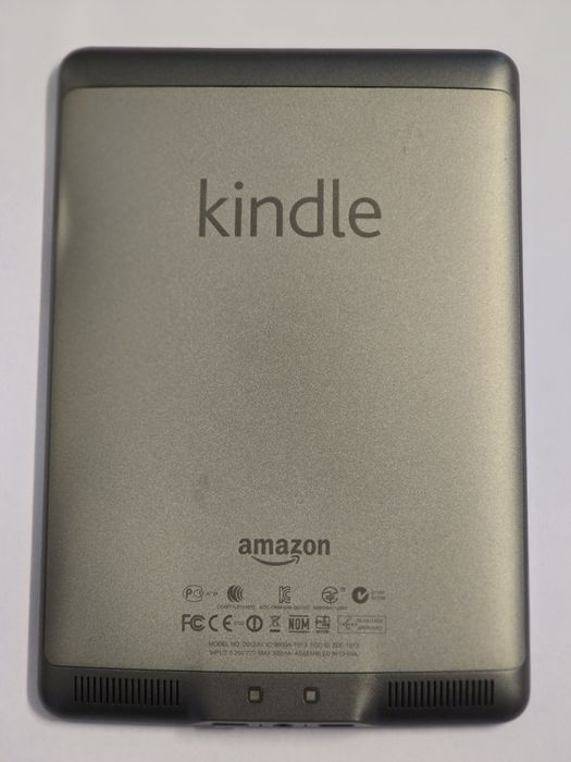 Ebook reader Kindle Touch, generatia 4