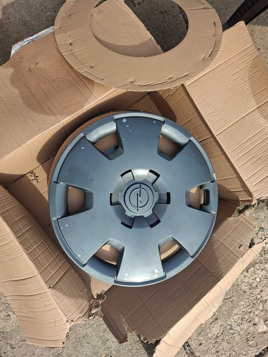 Vând Anvelope All Season 205/55/16  Fulda + capace Opel astra H originale