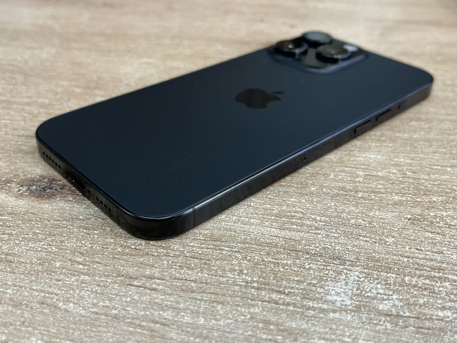 iPhone 16 Pro Max 256GB 100% бат. Гаранция Перфектен