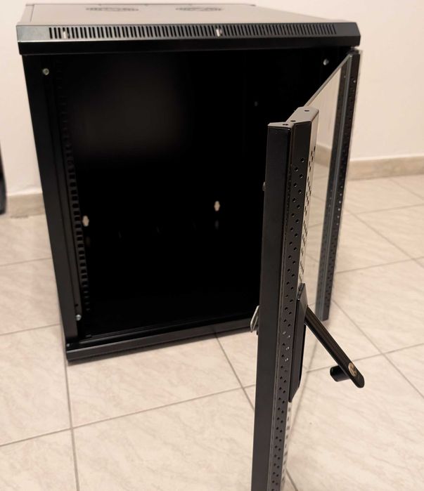 Rack 12U 19" 600x600mm, Signal cu ușă sticlă fumurie + Tavita