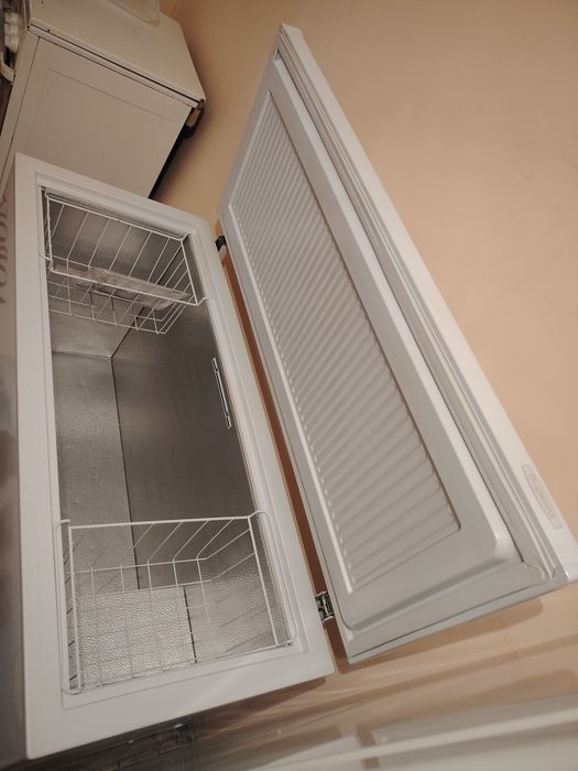 Продам морозильную камеру