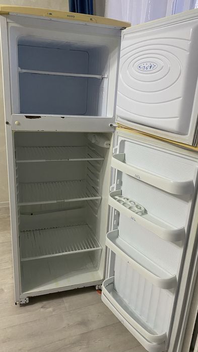 Холодильник рабочий