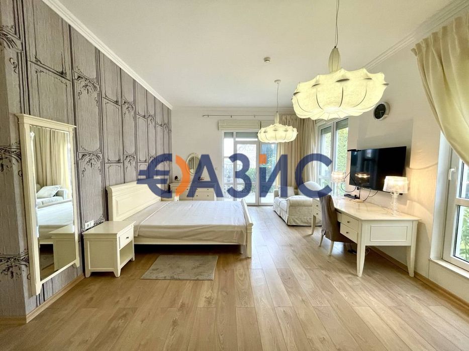 Луксозна триетажна къща край морето в комплекс "Олимпия", Созопол, България, 260 кв. м, #32513430