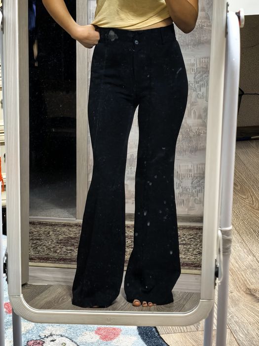 Брюки клёш, черного цвета