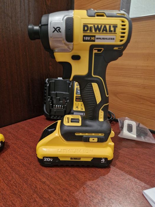 Импакт Dewalt dcf 887