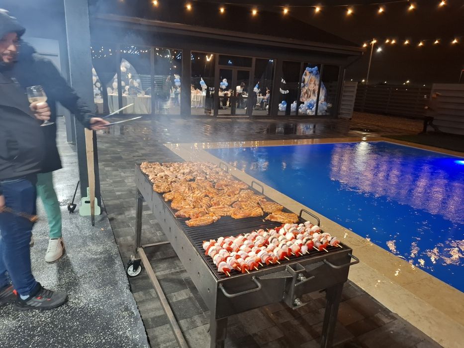 Locatie petreceri piscina evenimente majorat aniversari botez cununie