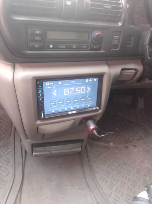 Автомобиль Ниссан Рнесса