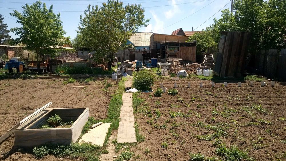 Участок с гаражом.