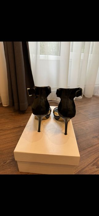 Sandale cu toc foarte comode, mărimea 37