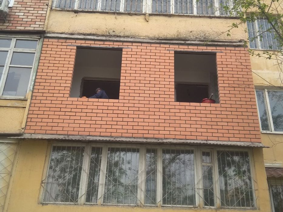 Кладка кирпича балкон balkonga g'ish teramiz