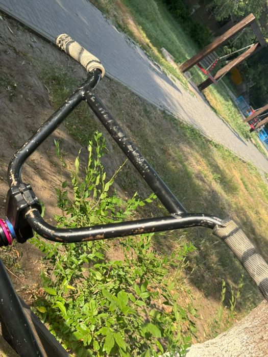 Продам срочно бмх Kink curb