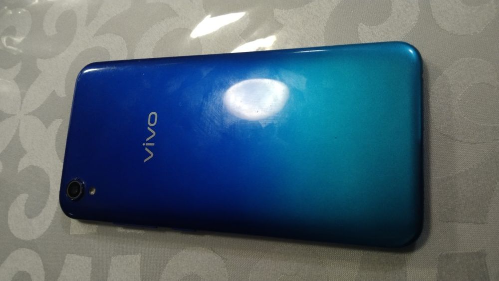 Vivo1820, телефон