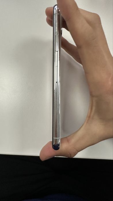 IPhone Xs в хорошем состоянии