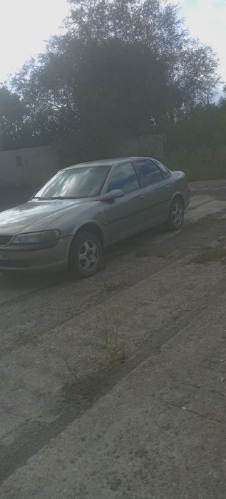 Опель вектора Б 1.8