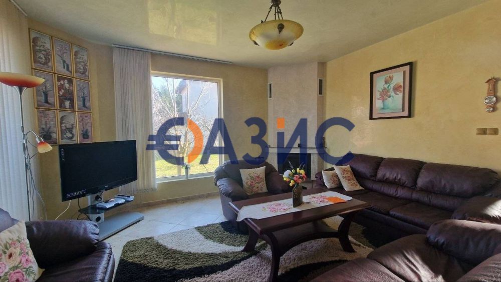 Къща 173 кв. м. на парцел 757 кв. м., в с. близнаци, Общ. Аврен,