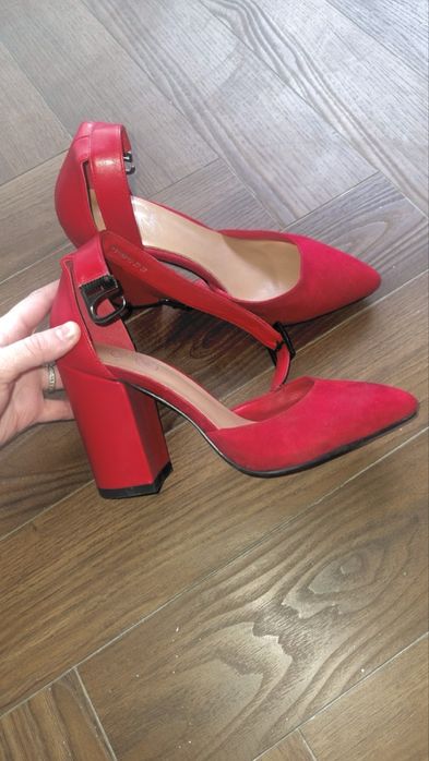 Красные туфли замш