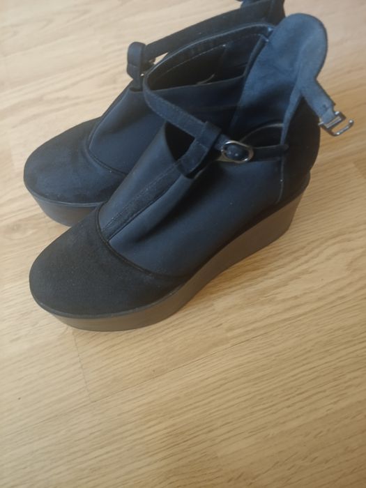 Продам туфли женские