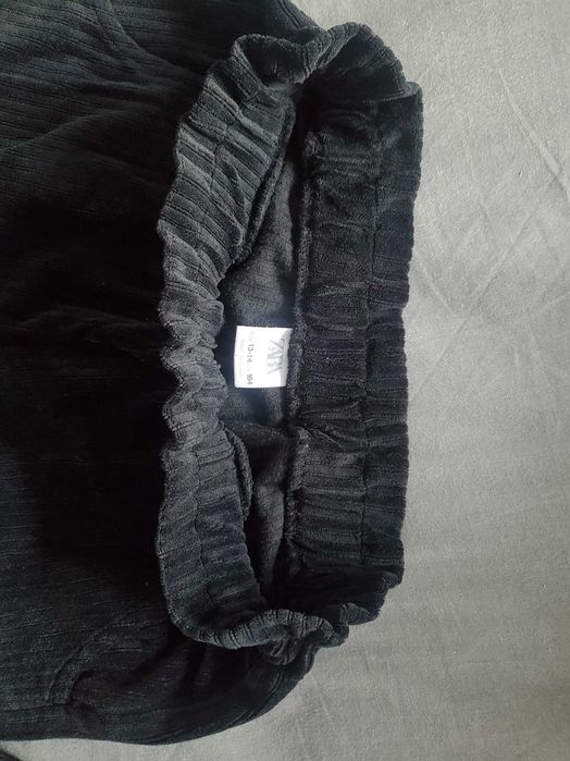 Pantaloni Zara de catifea 13-14 ani