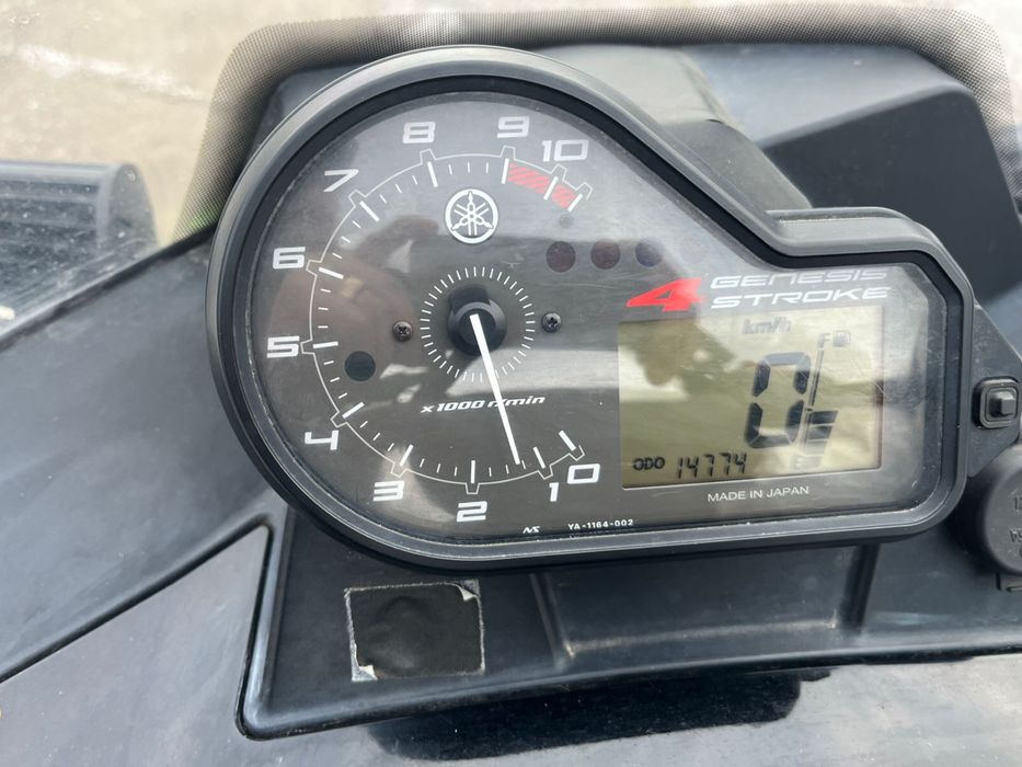 Продам снегоход Ямаха.