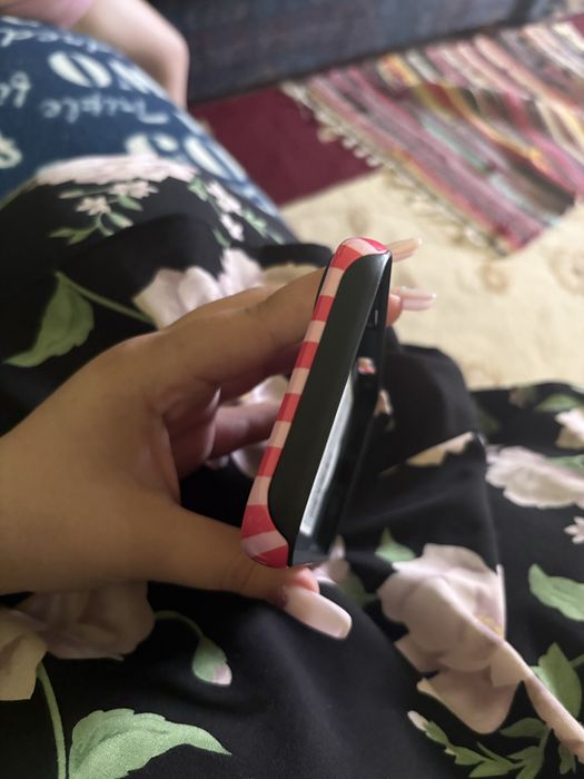 husa iphone 16 plus neutilizata si se vede foarte clar pretul ei initial.