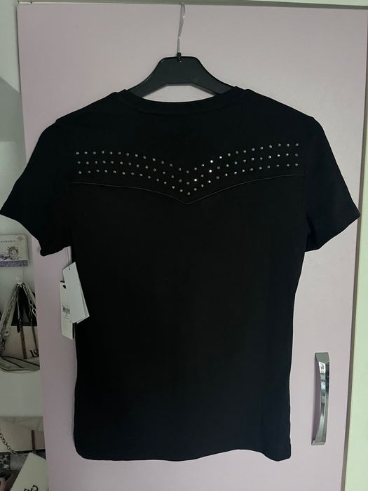 Tricou GUESS cu eticheta