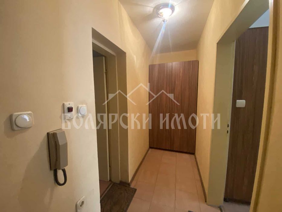 Дава се под наем Двустаен апартамент в Велико Търново, Център - 55 кв.м за 229.5 € - Снимка #4