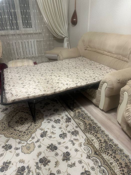 Отдам даром диван с двумя креслами