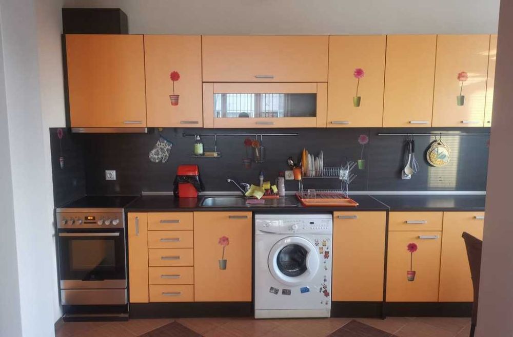 Дава се под наем Тристаен апартамент в Бургас, Славейков - 70 кв.м за 200 € - Снимка #4