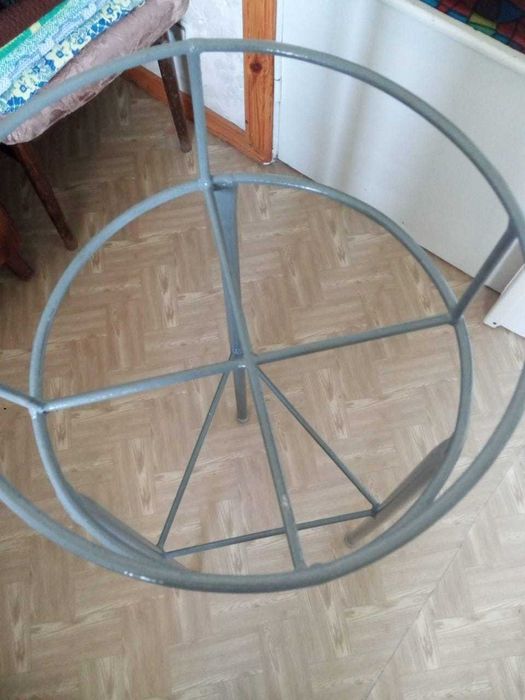 Продам подставки для цветов, аквариума