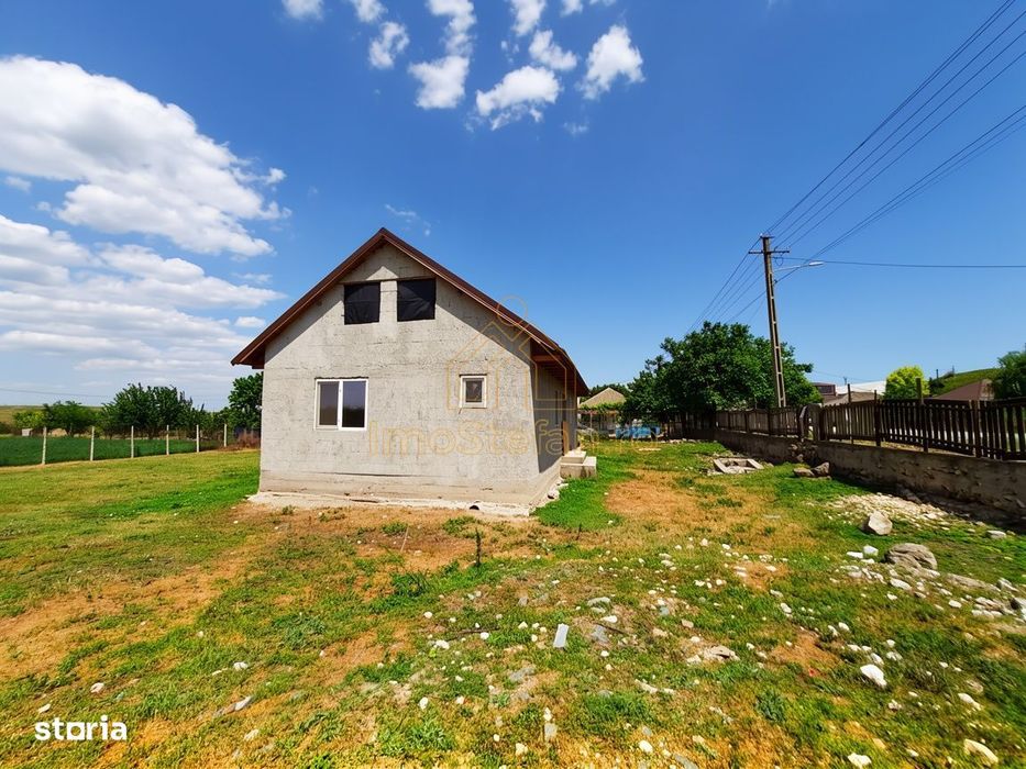 Nazarcea | Casa cu teren de 1000 mp si toate utilitatile la poarta