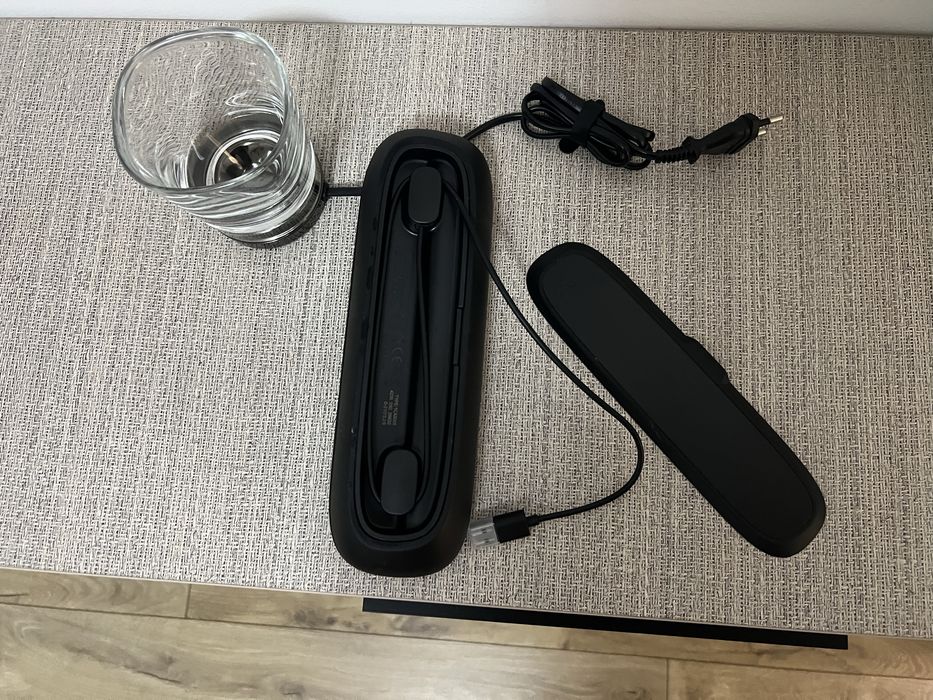 Husă de călătorie încărcătoare + Bază de încărcare cu pahar Philips Sonicare (Negru)
