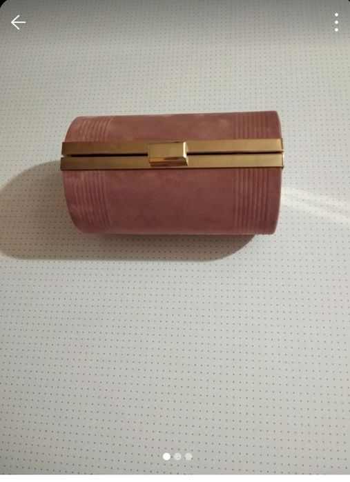 Gentuță roz,SCANDAL!