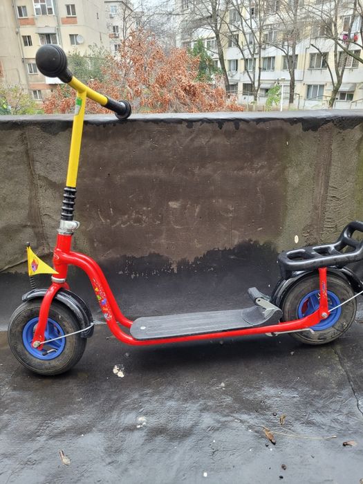 Bicicleta și trotineta copii